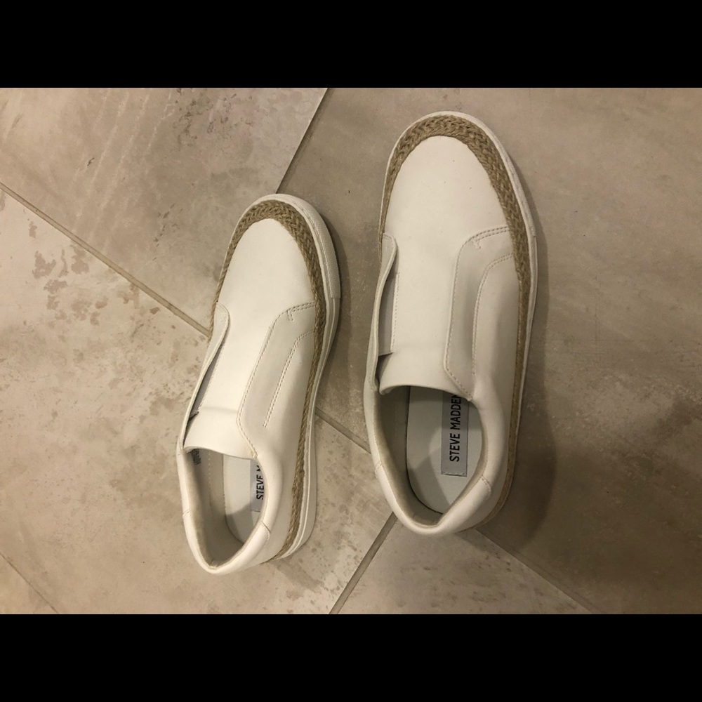 Shoes 👟white leather